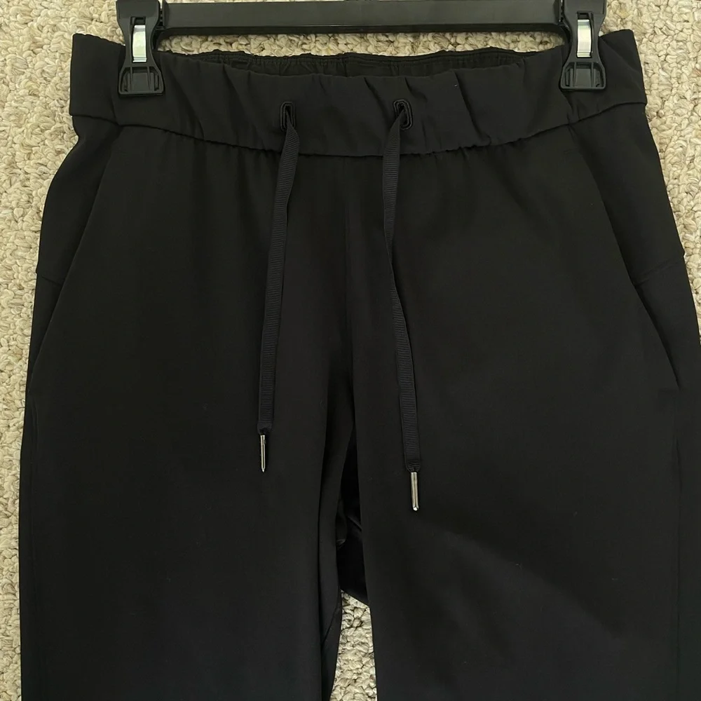 Lululemon On The Fly 7/8 Pant - Picture 4 of 15
